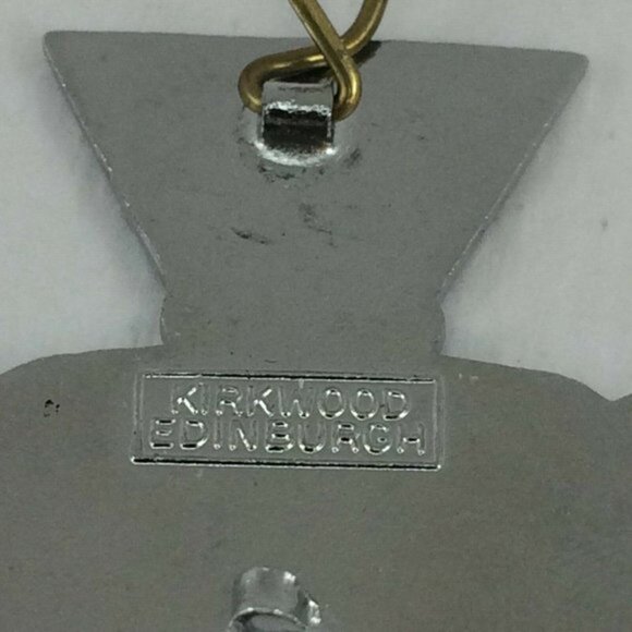 Vintage Air Canada Glasgow 1985 Silver Broom World Curling Championship Pin - Picture 8 of 12